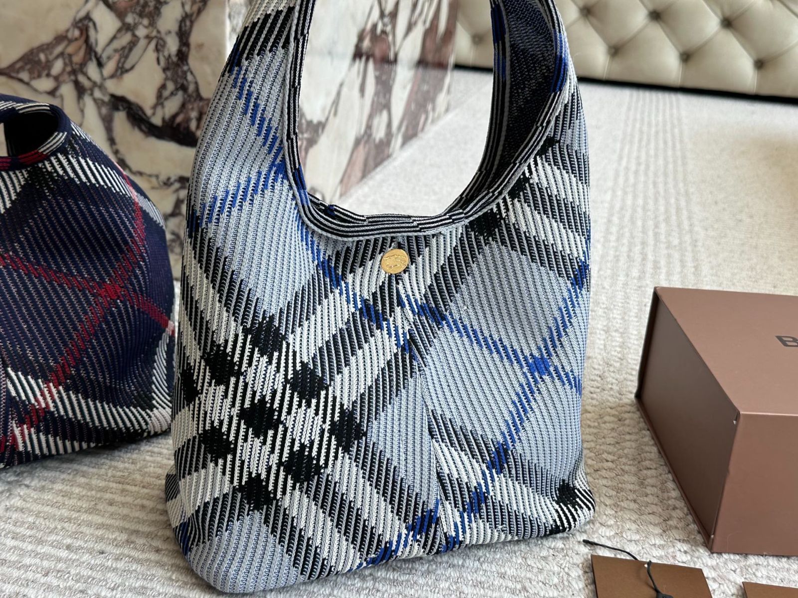 今日 Burberry s Classic Check Shoulder Bag - バーバリーのクラシックチェック肩バッグ DECORATOM_COM_BR