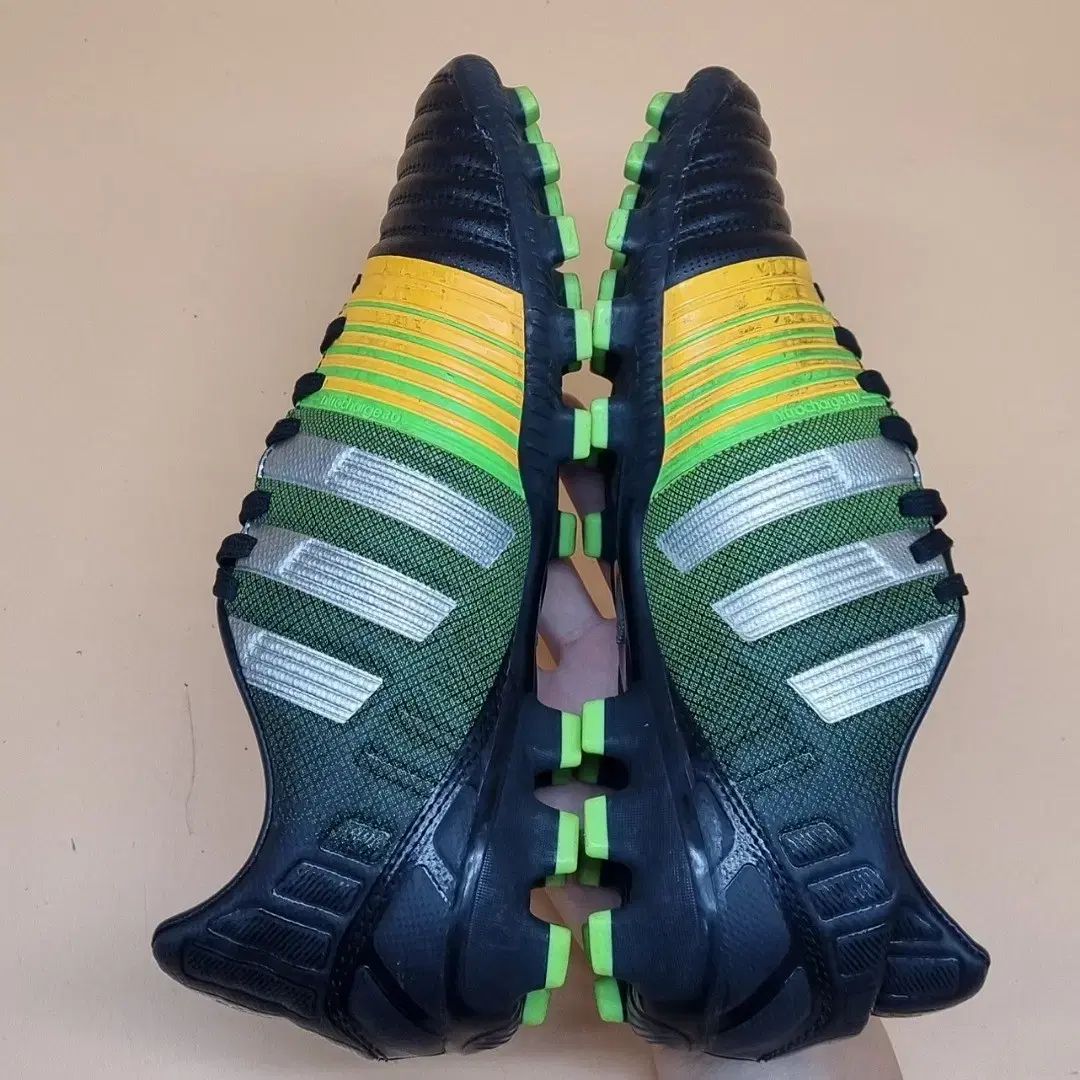 adidas(アディダス) ナイトロチャージ サッカーシューズ 250