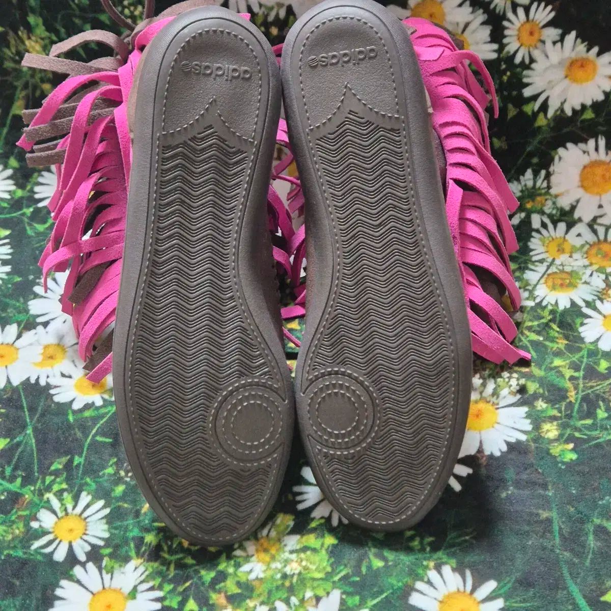 日本 adidas アディダス ブラウン ピンク フリンジ ブーツ 225 KIN-KAAI_COM