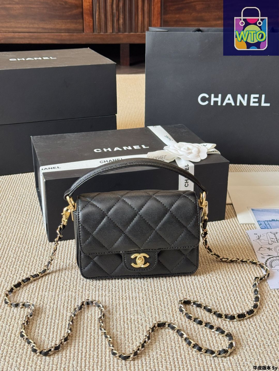 CHANEL 顧客用　ギフト　フィギュア　ミニノート CHANEL シャネル ミニチェーンショルダー イヤーエンドギフト