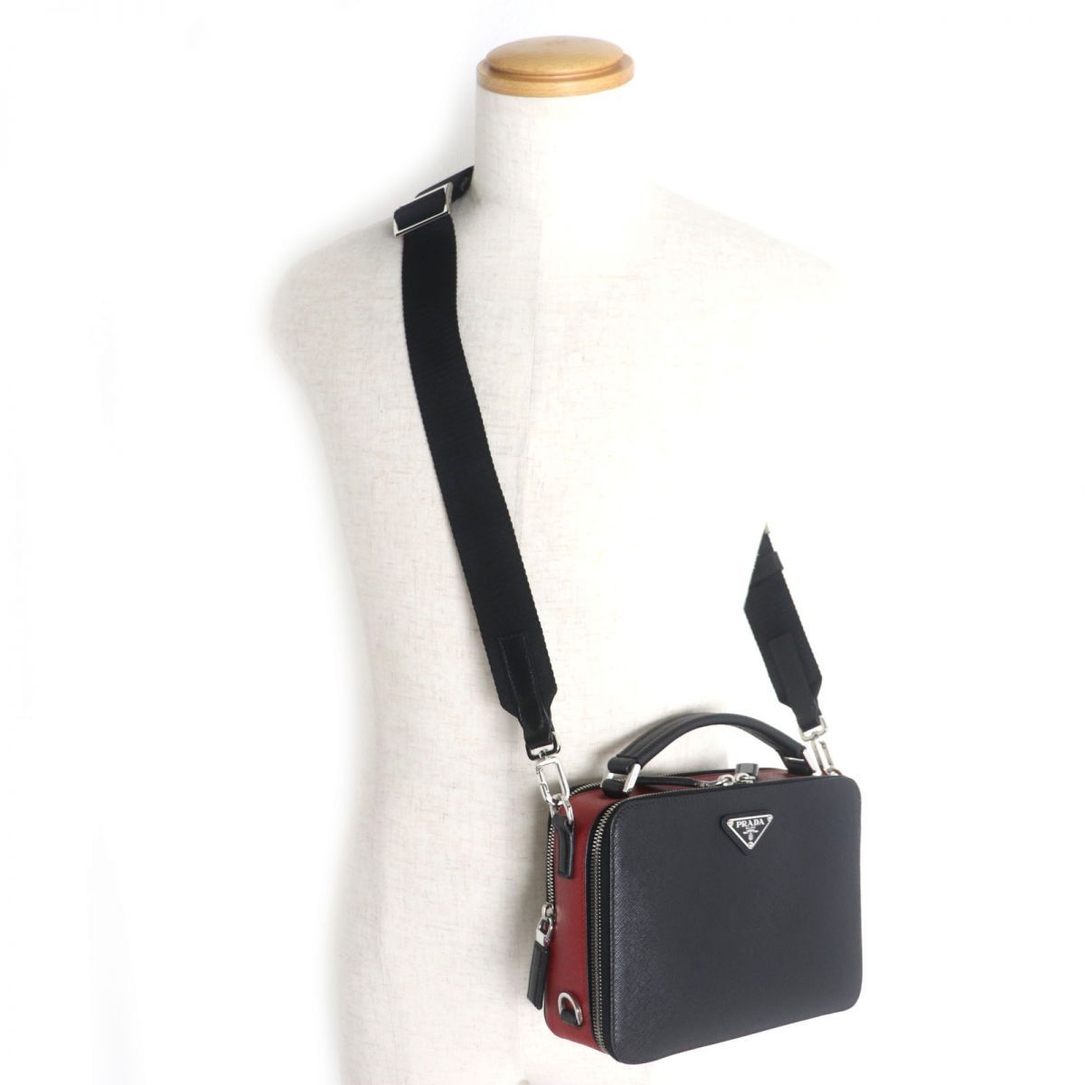 極美品▽PRADA プラダ 2VH069 ブリック 三角ロゴ付き サフィアーノ