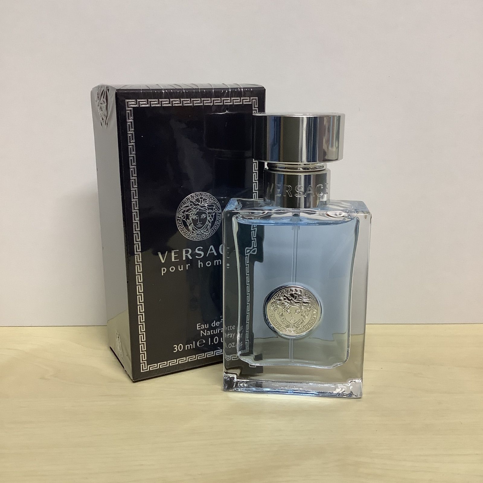 新品未開封 VERSACE ヴェルサーチプールオム オードトワレ 30ml