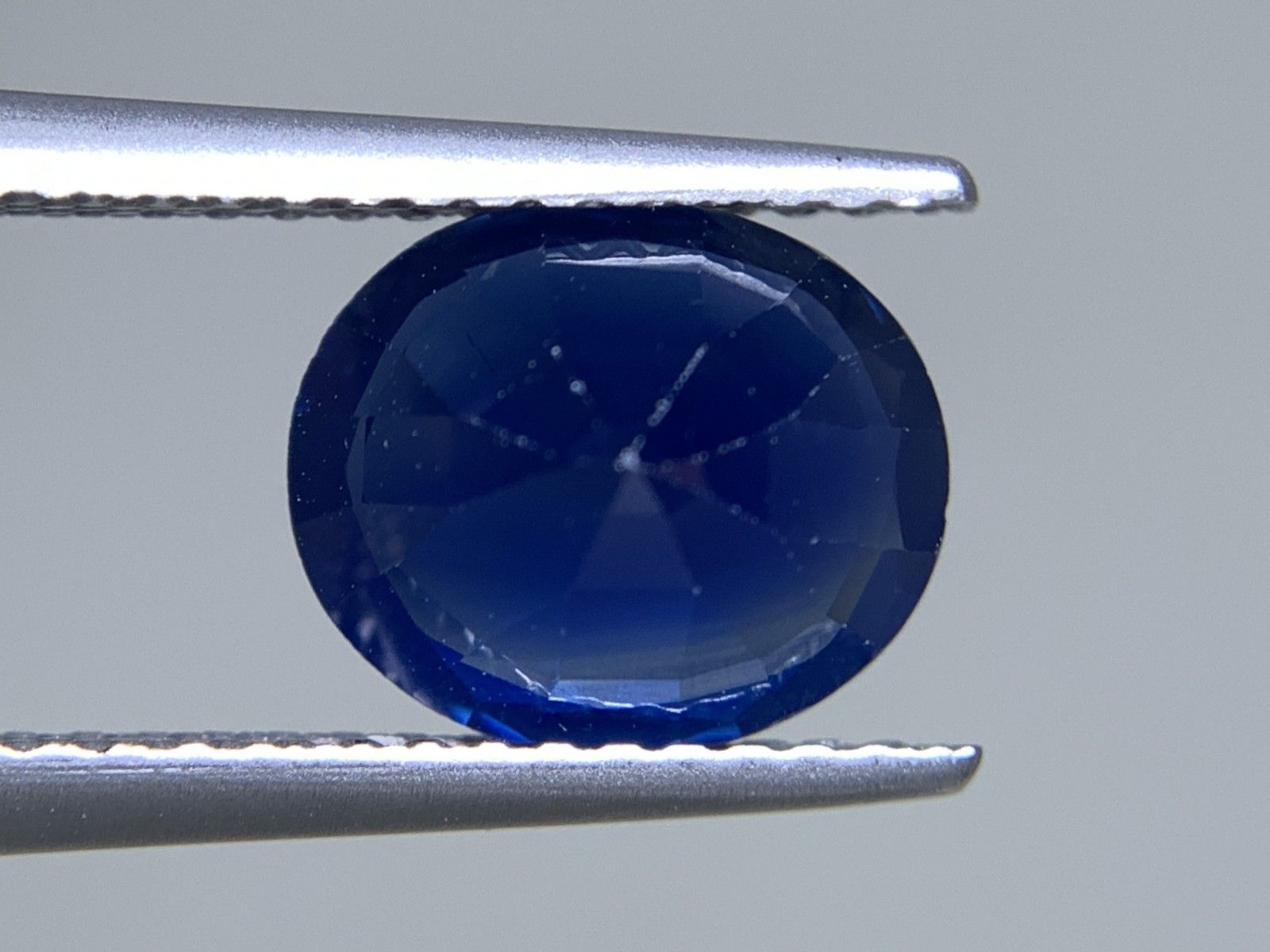 サファイア 2.31ct AIGS宝石鑑別書付き Royal Blue Madagascar 8.75  
