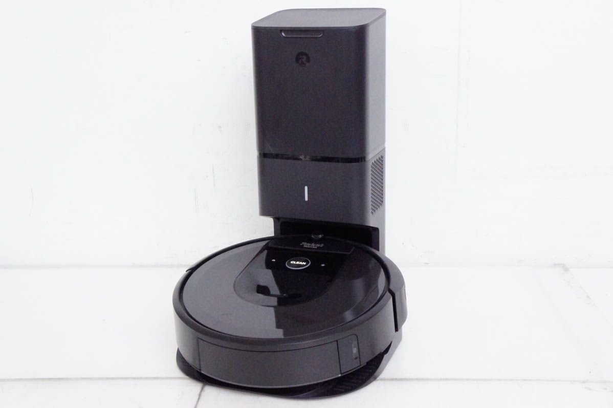 中古　iRobot Roomba i7+ クリーンベース付き　ルンバ　i7+ アイロボット、間取り学習機能を搭載した「ルンバi7」「ルンバ