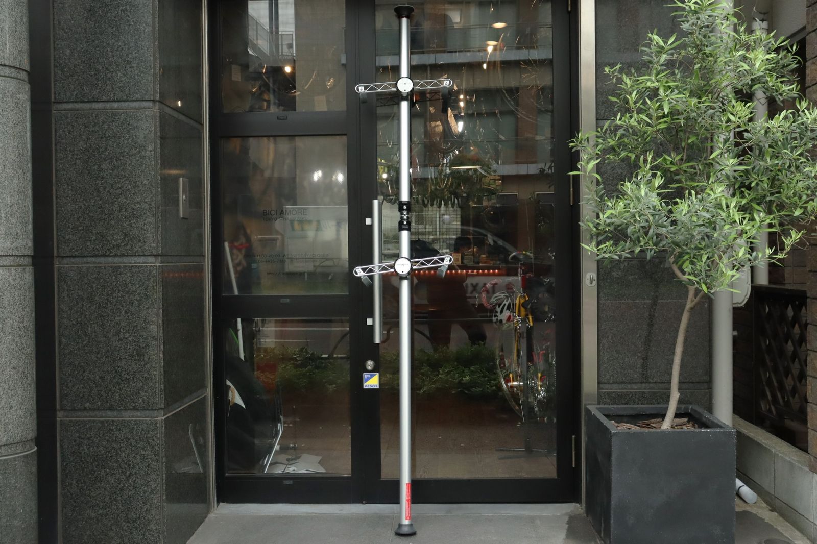引き取り限定 ミノウラ MINOURA バイクタワー 20D 保管 ラック スタンド 【東京南麻布店】