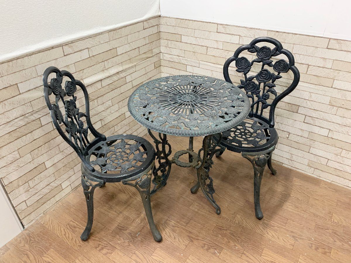 ◆ガーデンテーブル チェア 3点セット 鋳物 屋外用 薔薇 アウトドア 庭 ガーデン インテリア 家具 畑801