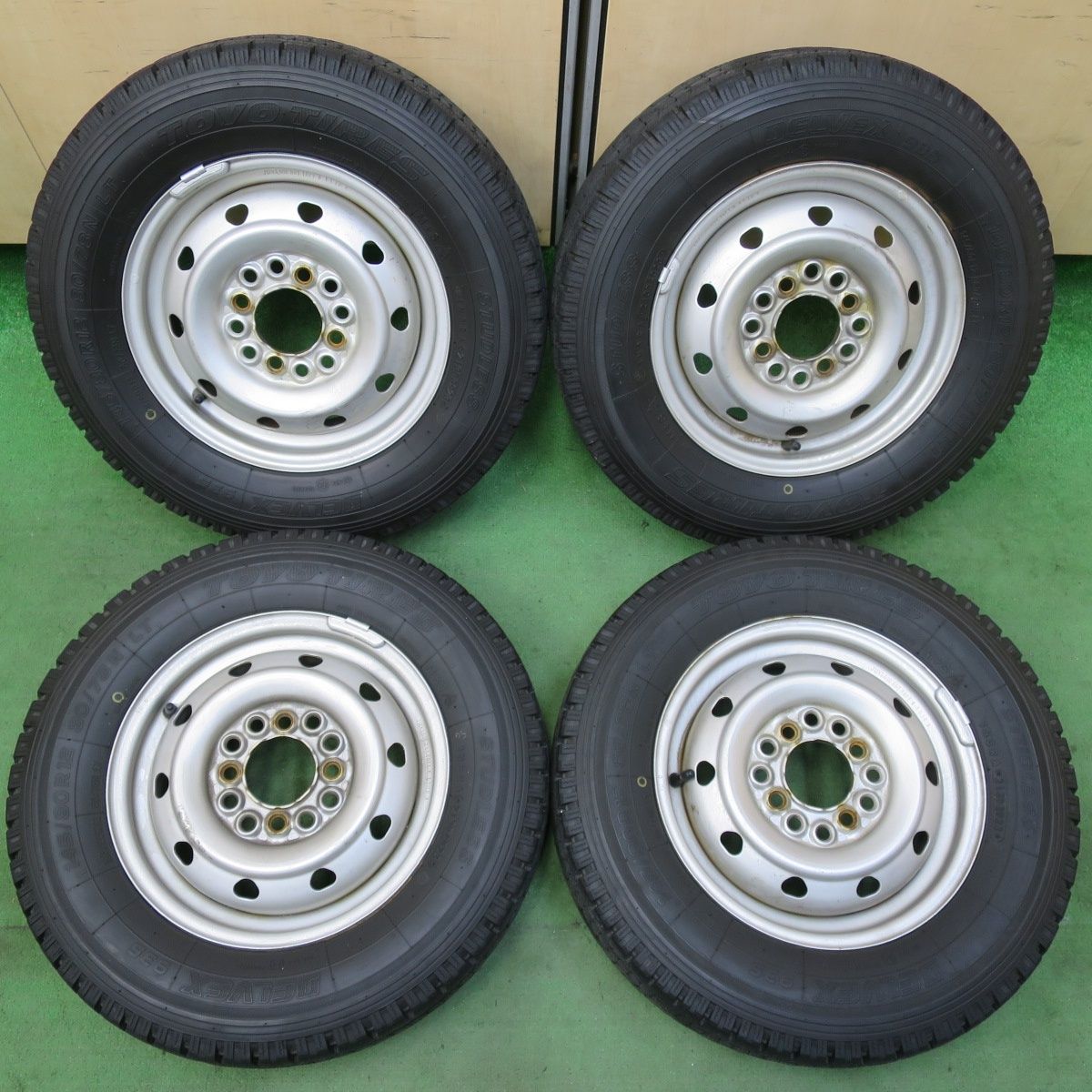 バリ溝 23年 9.5分 スタッドレス 145|80R12 80|78N トーヨー デルベックス 935 スチール ホイール 12インチ PCD100 110 114.3|4H マルチ 5051204イス