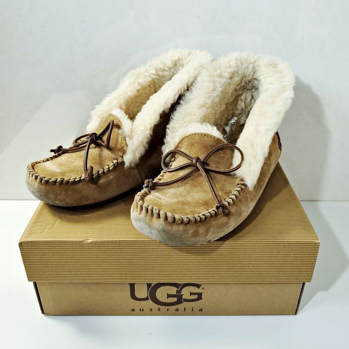 UGG　アレーナ　モカシン　24センチ　限定品 UGG アレーナ モカシン 24cm 限定品 UGG W/ALENA アレーナ 24cm 新品未