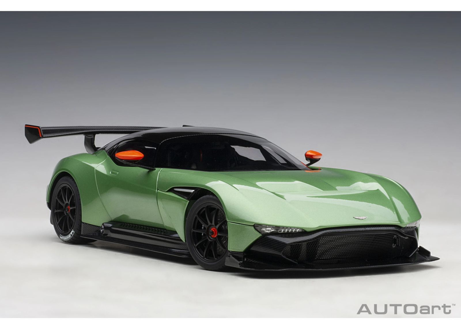 オートアート 1|18 アストンマーチン ヴァルカン メタリック グリーン 70263 AUTOart Aston Martin Vulcan Apple Tree Green Metallic 1 18