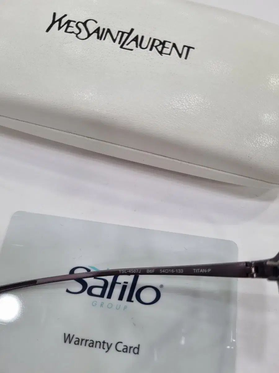SAINT LAURENT