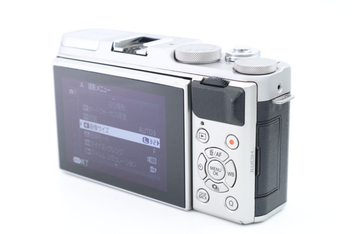富士フィルム／X-A3 富士フイルム、クラシカルデザインのミラーレス