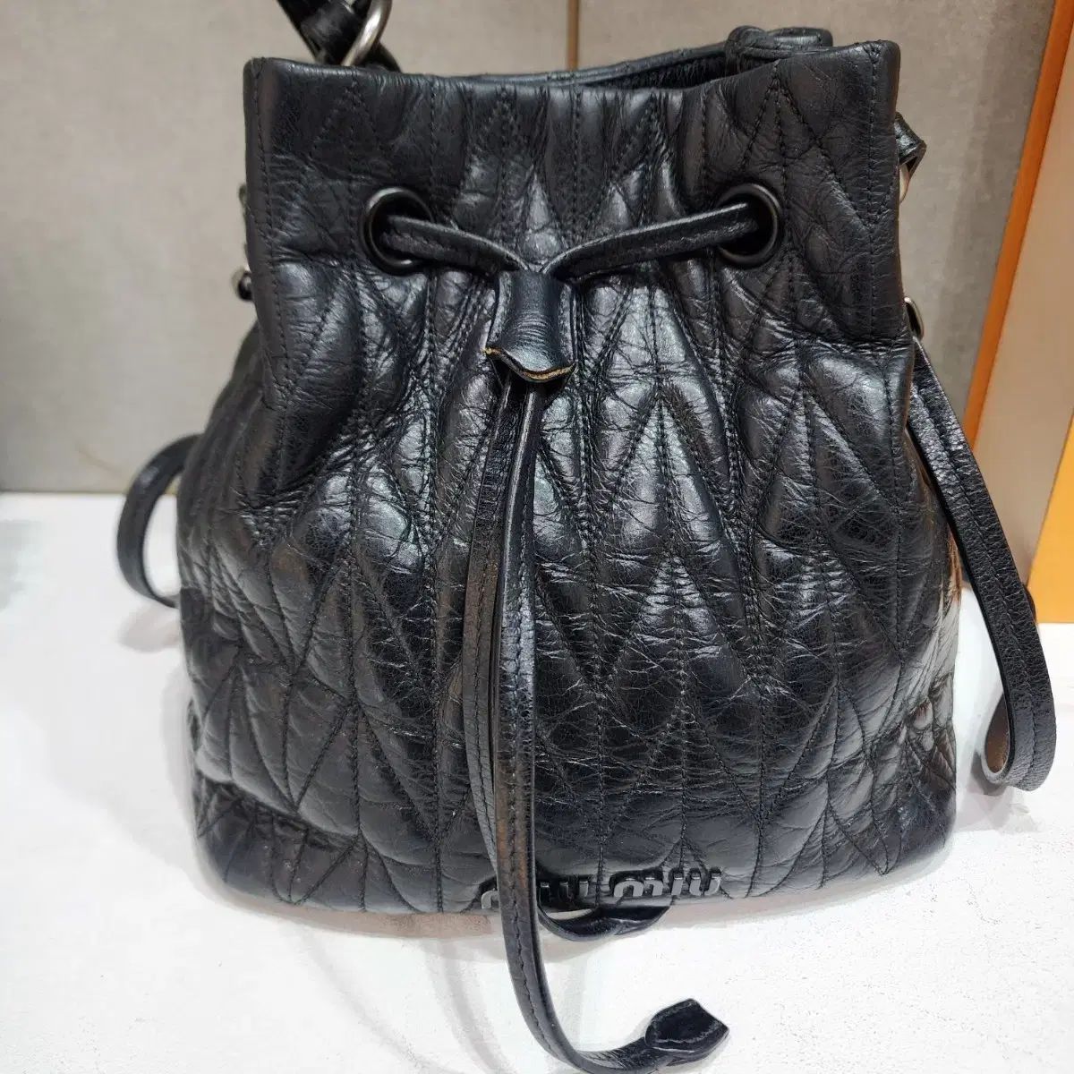 MIU MIU ミュウミュウ キルティング バケットバッグ ブラック
