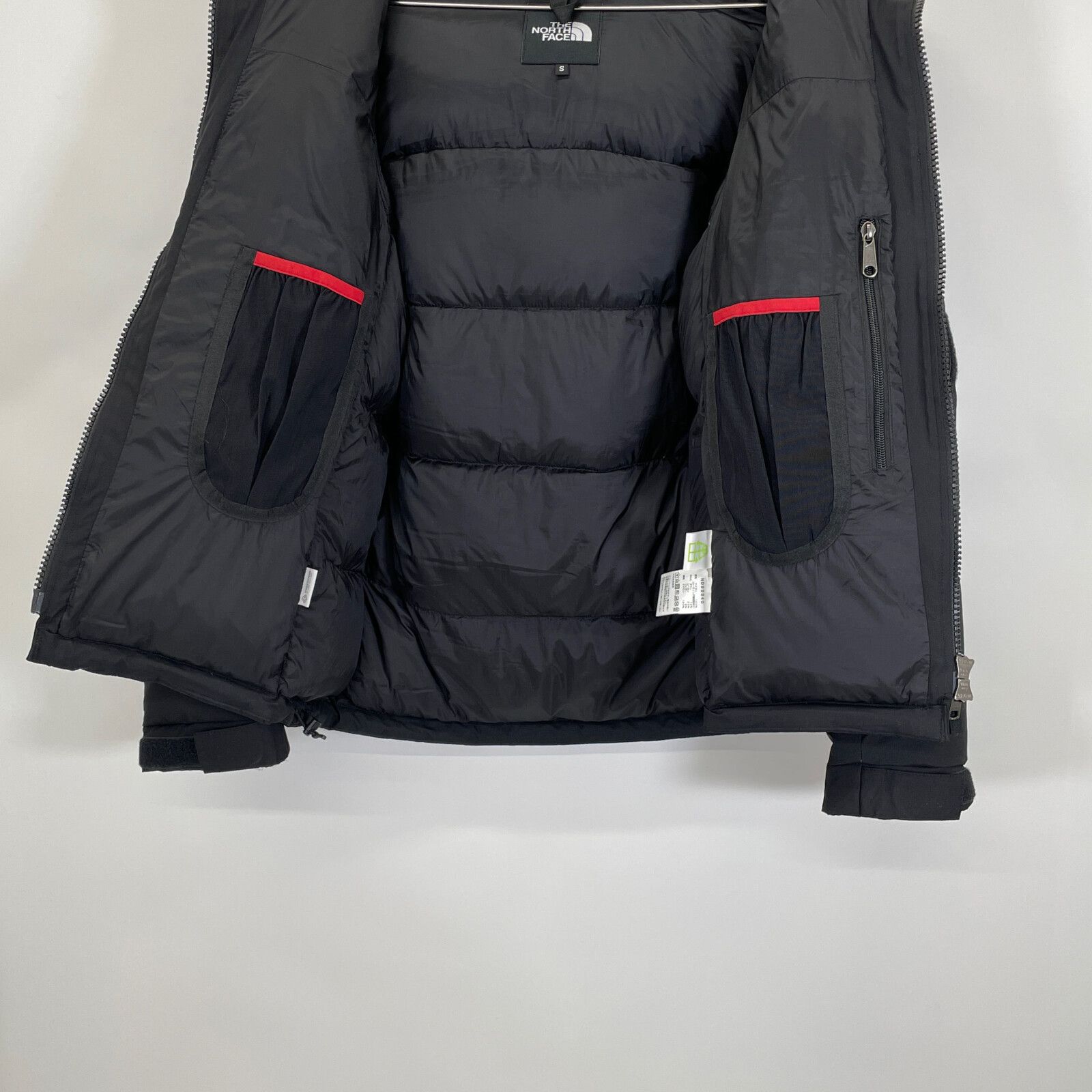 ★ THE NORTH FACE ザノースフェイス ﾌﾞﾗｯｸ ND92340 ﾊﾞﾙﾄﾛﾗｲﾄｼﾞｬｹｯﾄ S