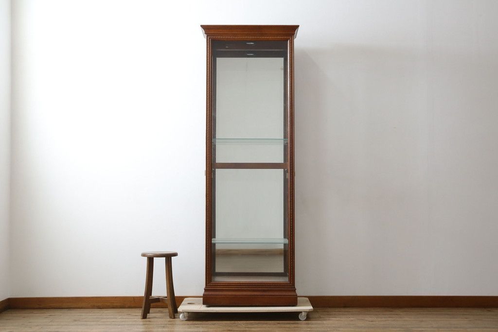 美品■最高級アメリカ製■ハワード・ミラー■照明付■キュリオ/飾り棚■キャビネット HOWARD MILLER｜ハワードミラー｜照明付｜キュリオケース｜飾り棚