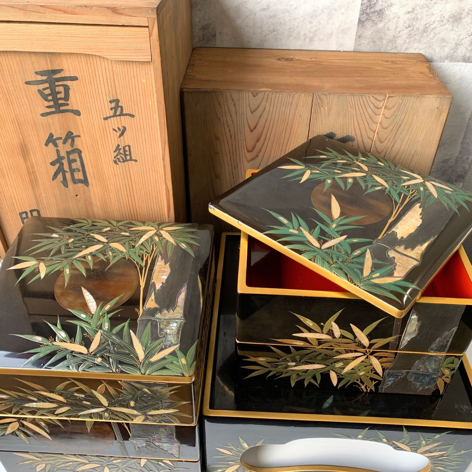 M521 輪島塗 大徹漆器 桐鳳凰沈金黒塗内朱塗五段重 重台付 木製 /重箱漆器 重箱五段重台付