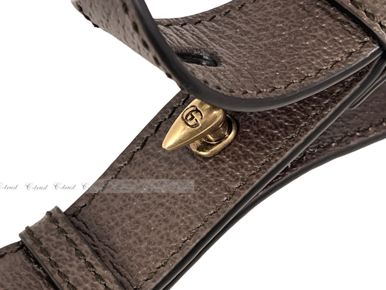 レザー トラベル