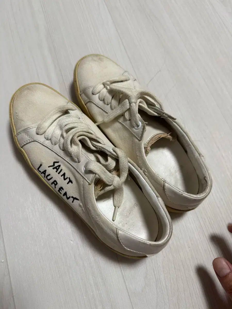 SAINT LAURENT ホワイト スニーカー 美品 SAINT LAURENT