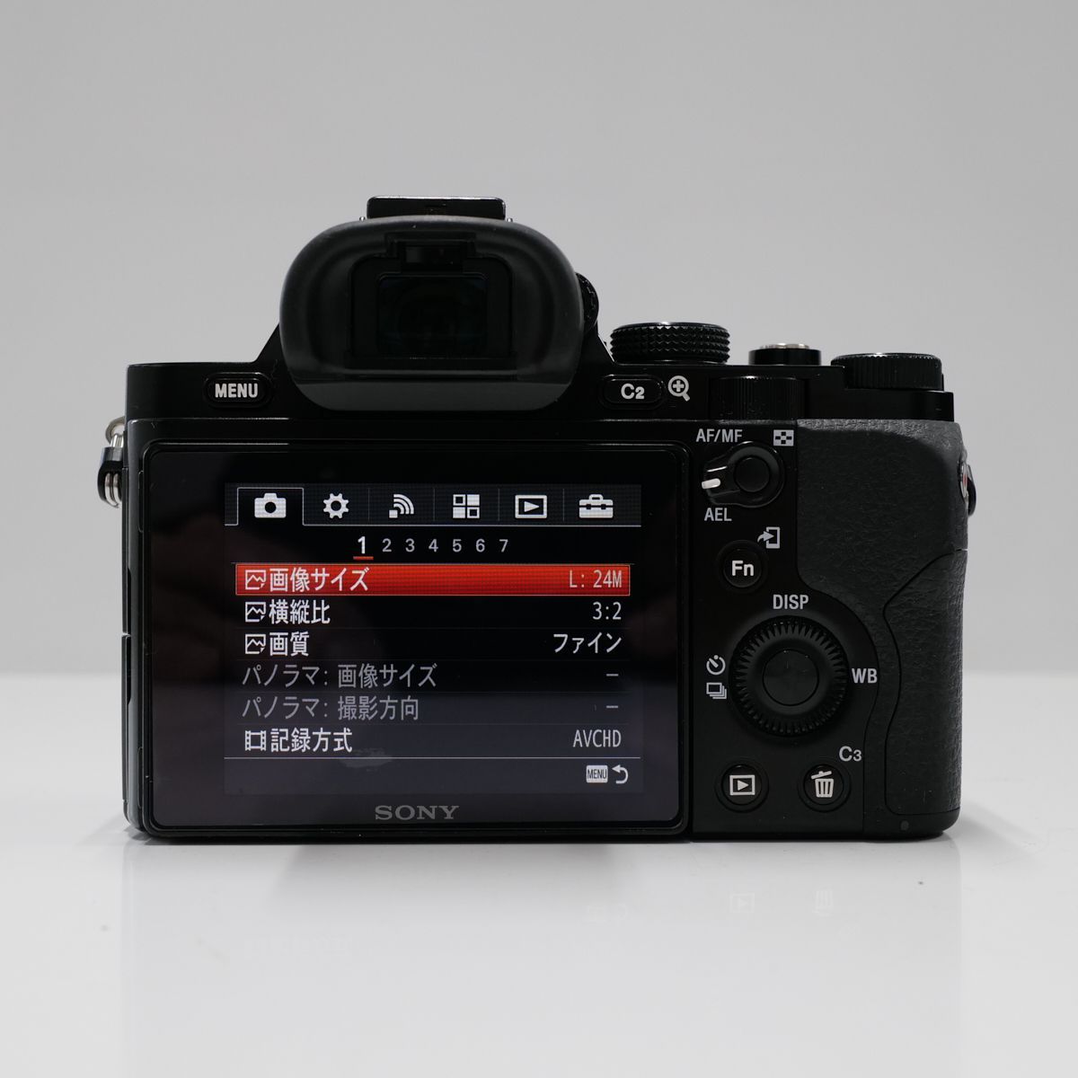 SONY α7 ボディ ILCE-7 USED超美品 フルサイズ ミラーレス一眼 デジタルカメラ 本体＋バッテリー 初代 SHOT数8532回 完動品  中古 CP5609 - メルカリ