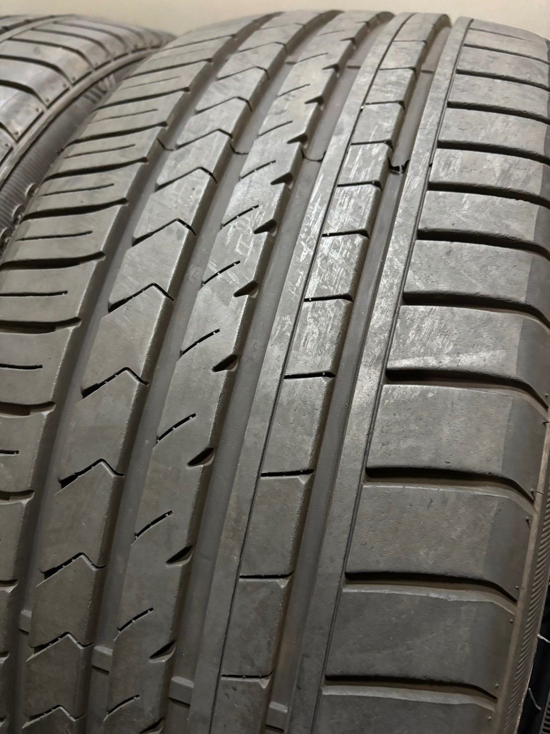 激安で季節を先取り。 225 40ZR19 WINRUN R330 21年製 夏タイヤ サマータイヤ 4本 クラウン プリウス ウィッシュ 南5-K297 クラシックな