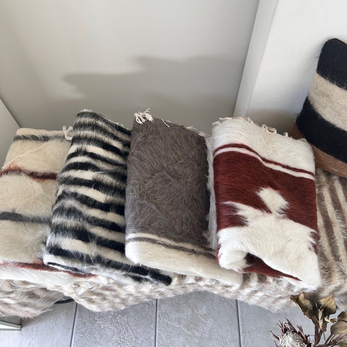 ホワイト×ブラック