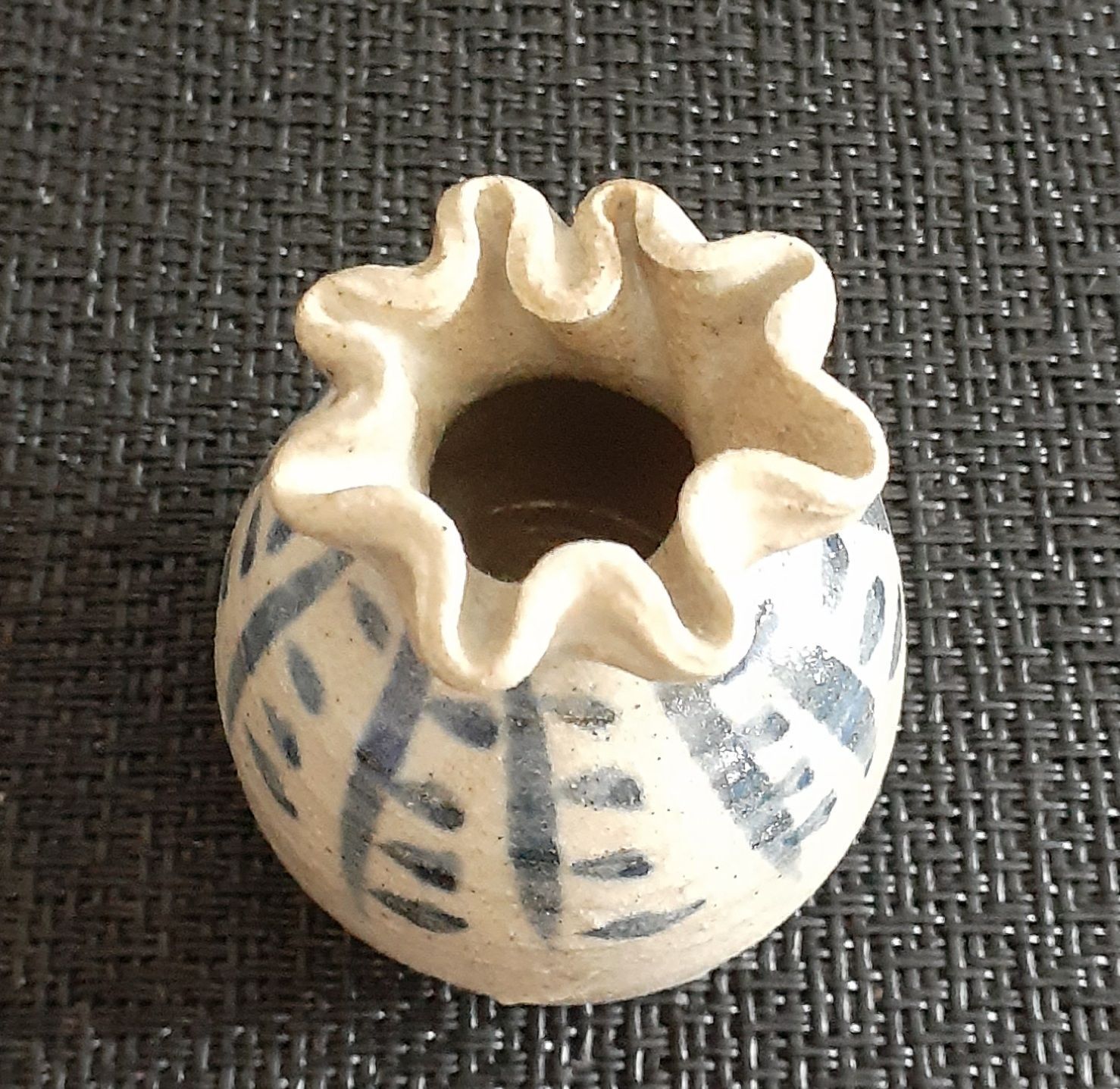 【宋胡録】古安南【東南アジア古陶磁器】ソコタイ　スコータイ　青華　小壺　花入れ 宋胡録】古安南【東南アジア古陶磁器】ソコタイ スコータイ 青華