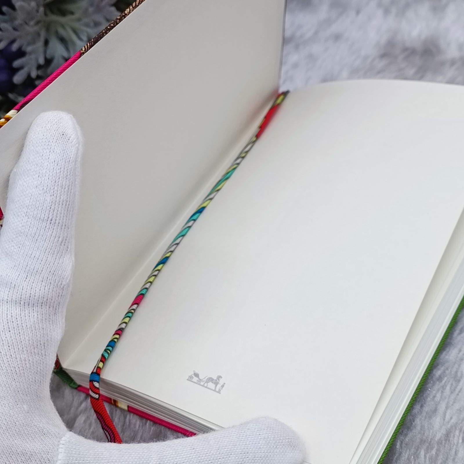 新品未使用 HERMES PARIS エルメス シルクノート カヴァルカドゥール HERMES 》 ☆未使用☆ エルメス ノート カヴァルカドゥール