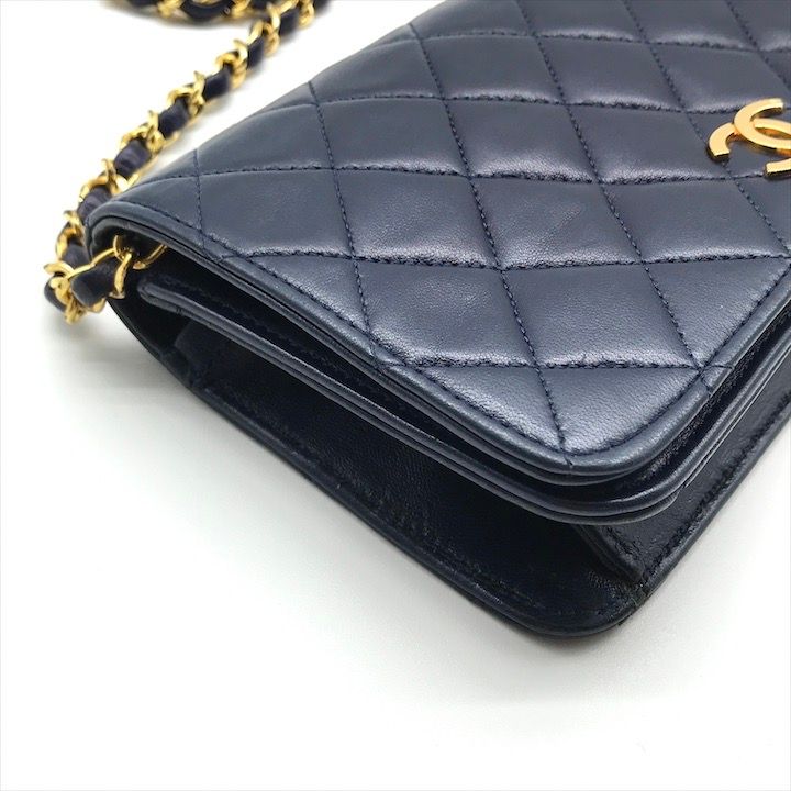 CHANEL シャネル ココマーク プッシュロック ミニマトラッセ ラムスキン チェーン ショルダー バッグ ネイビー ブランド a9881 DECORATOM_COM_BR