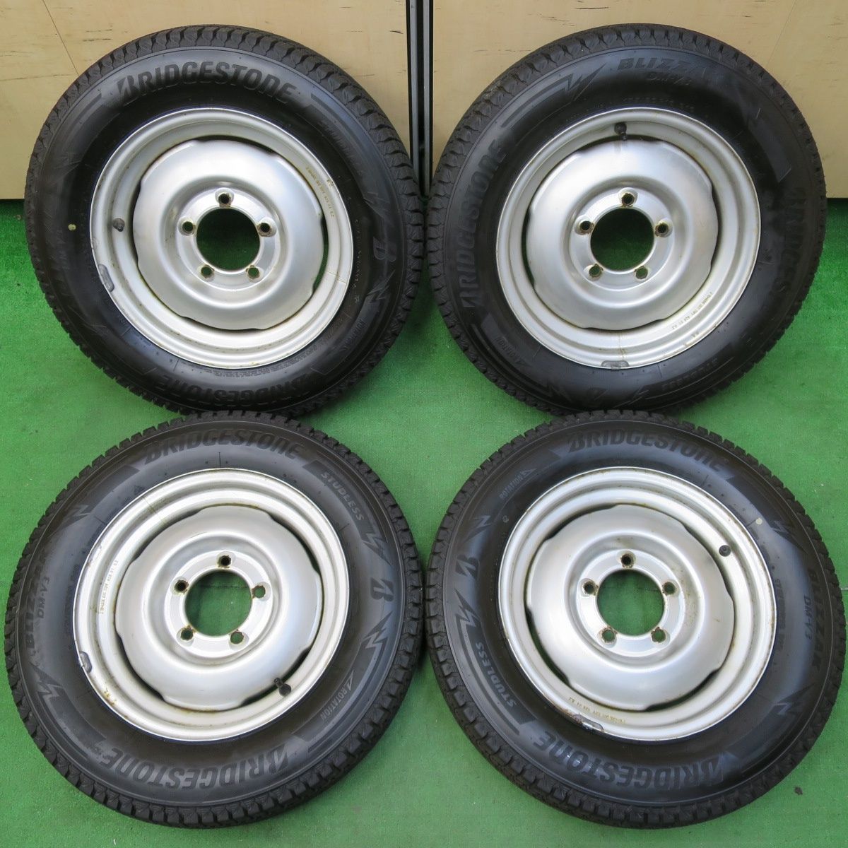 美品】ジムニータイヤ（23年式）5本セット 新車外し