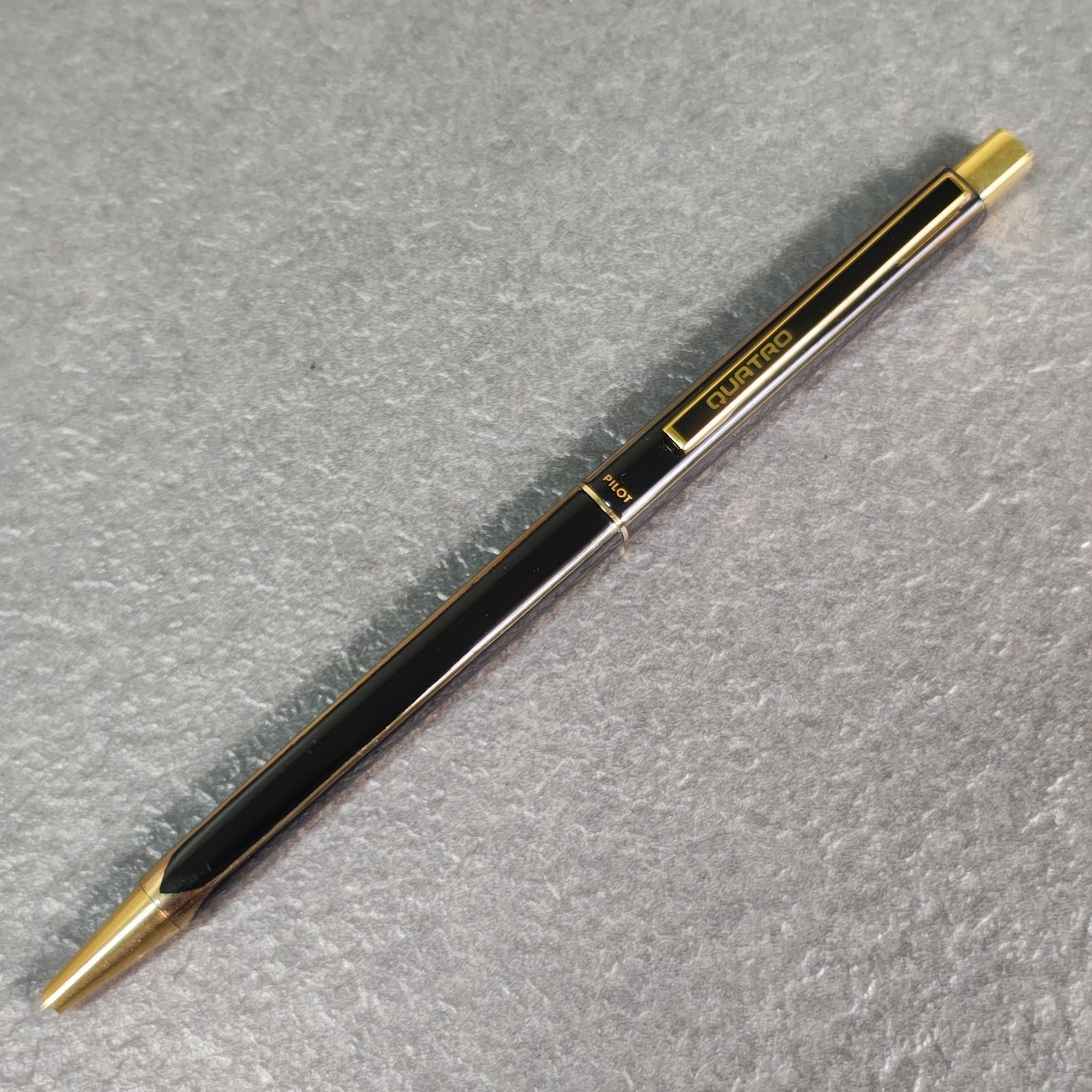 PILOT 絶版 quatro ボールペン ノック式 黒金 パイロット 日本製