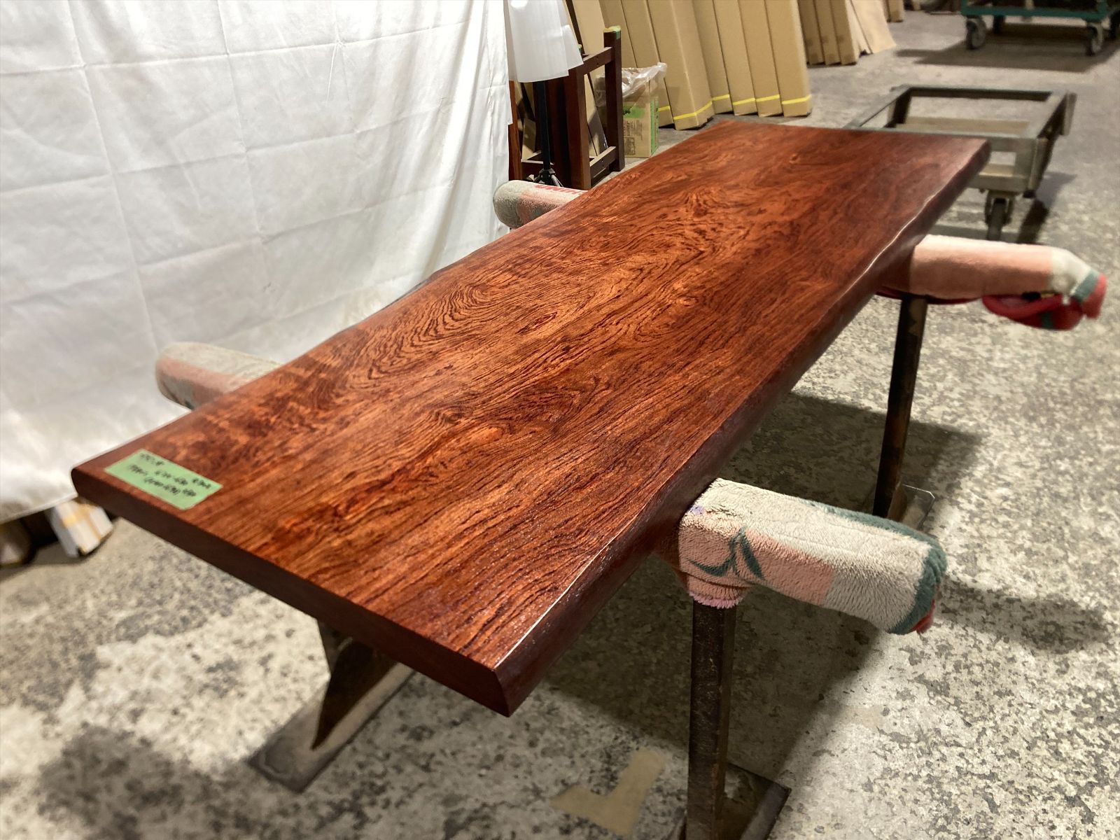 ブビンガ9302 上杢 一枚板無垢 乾燥材 1780ｘ620-630ｘ50mm ウレタン塗装 カウンター センターテーブル ダイニングテーブル MARWIL-DEMENAGEMENTS_CH