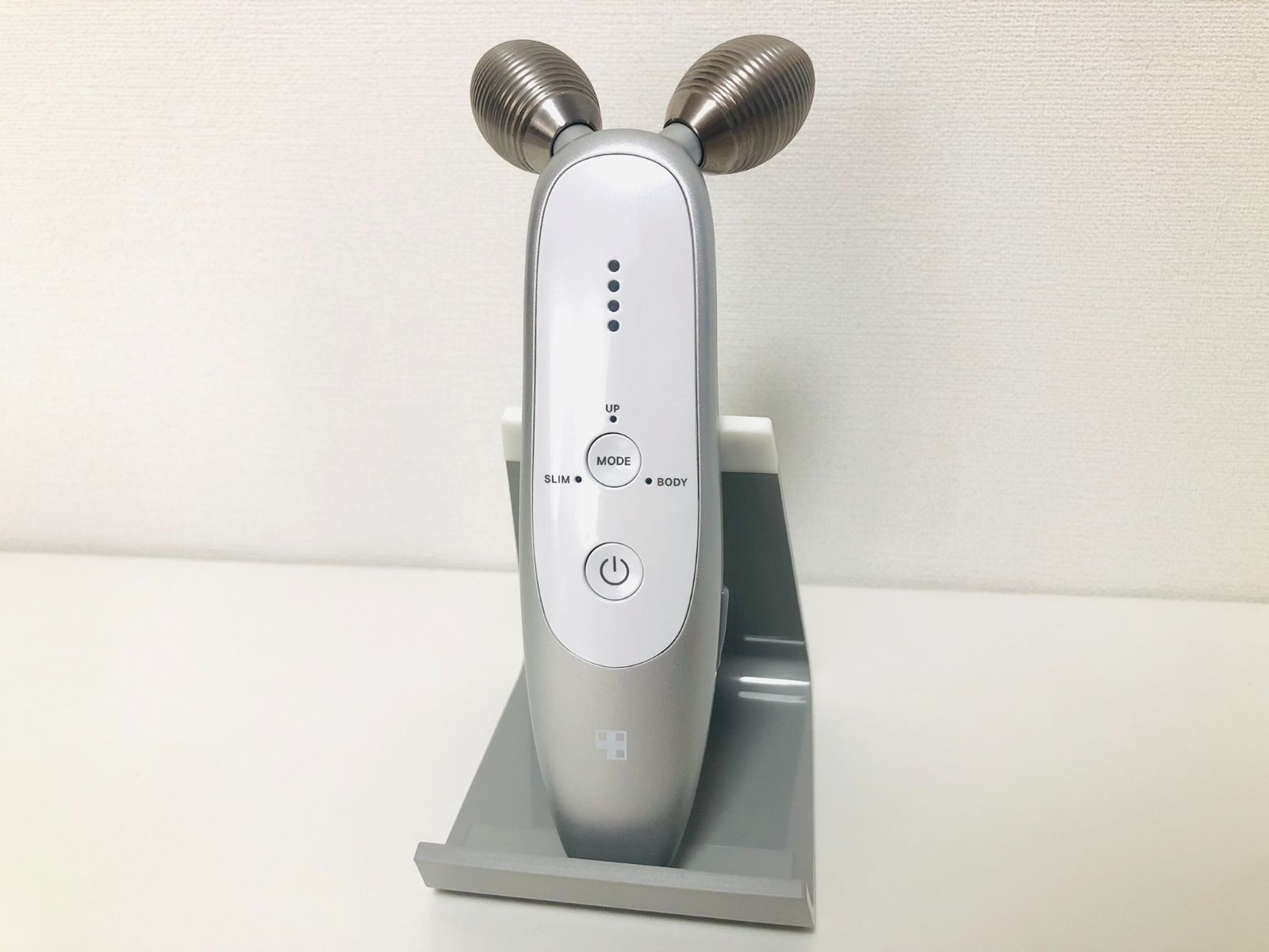 【完売品】メディキューブ　AGE-R 家庭用美容器　ME-AGE-R-01 age-r-02.jpg?v=1748489218