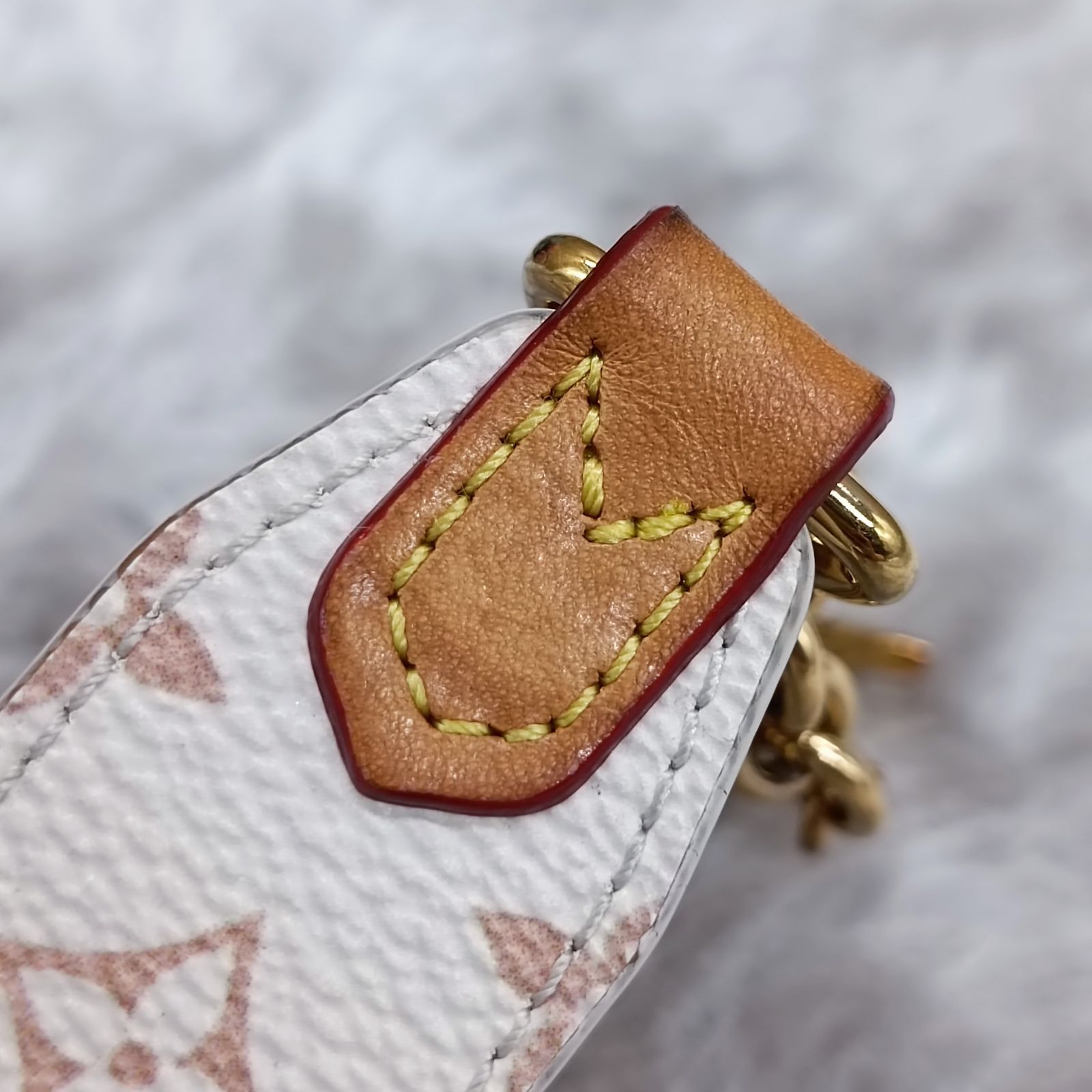 LOUISVUITTON 》 ルイヴィトン キーホルダー LVチェリシュド M01726