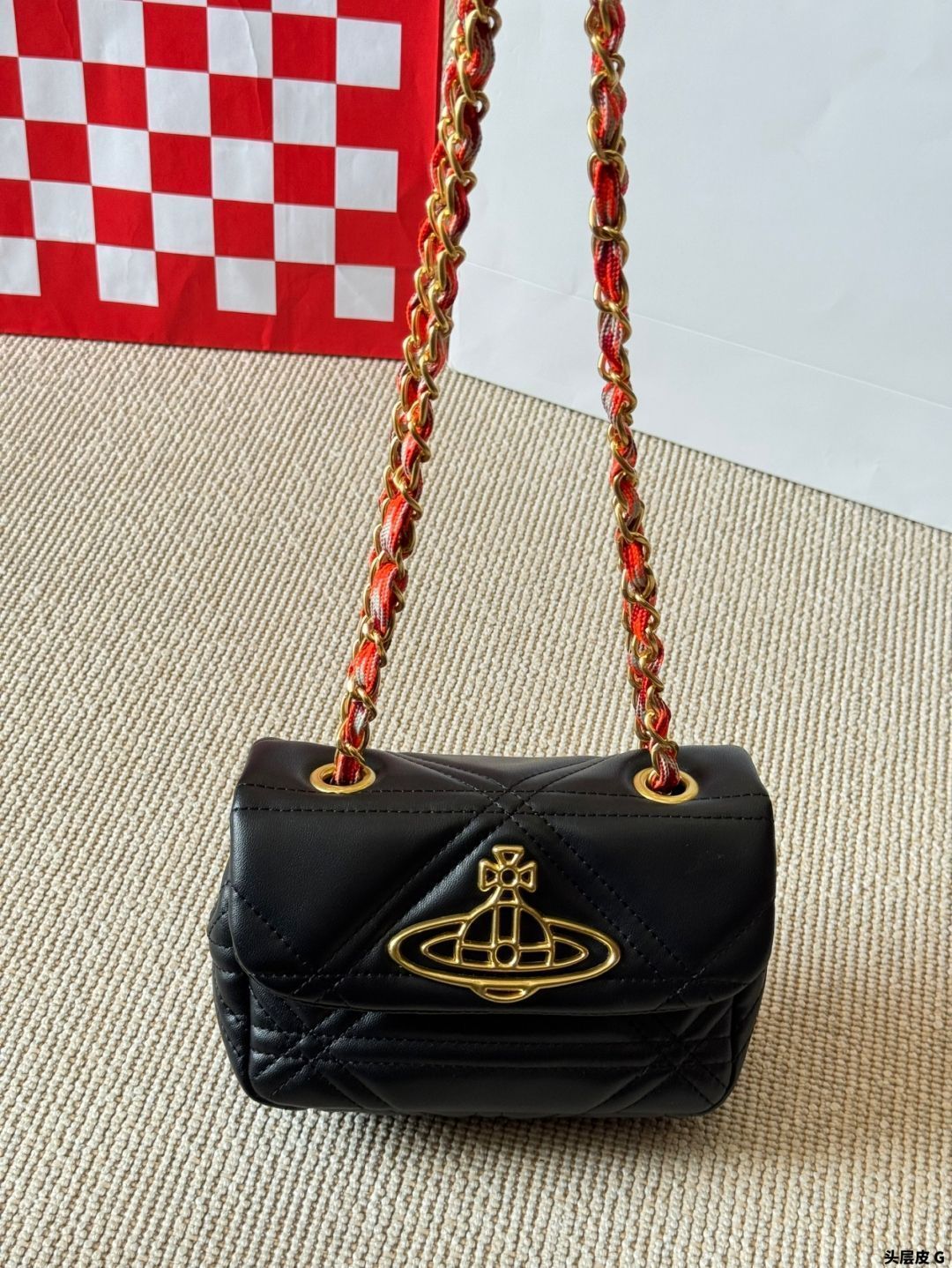 今日 Vivienne Westwood Chain Mini Bag ヴィヴィアン ウエストウッド チェーンミニバッグ 小羊皮菱格紋