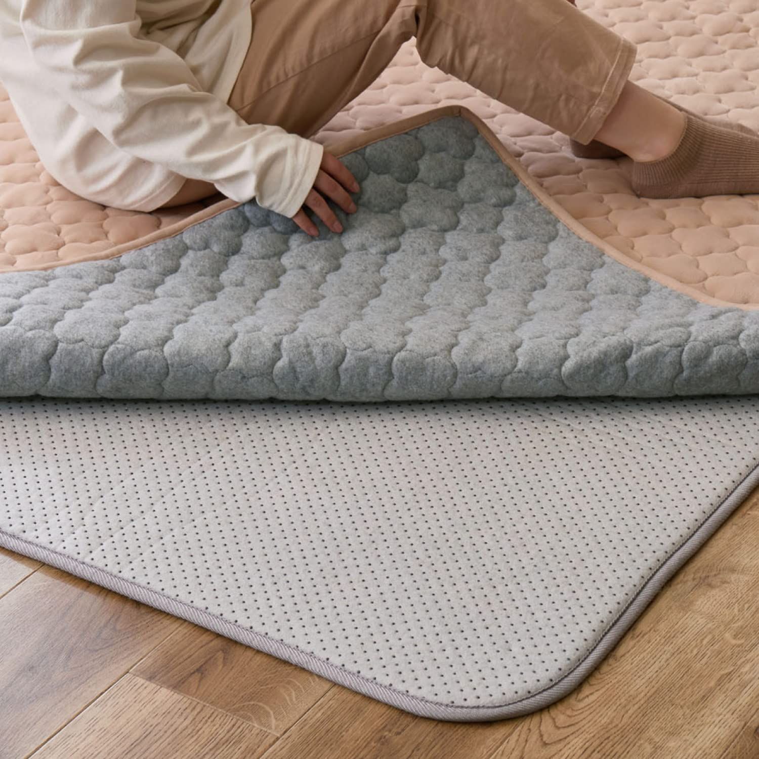 【特価セール】マット両面滑り止め付き 防音 ラグの下に敷くラグ 防ダニ 約170×230cm 抗菌 アンダーラグ アイボリー 萩原