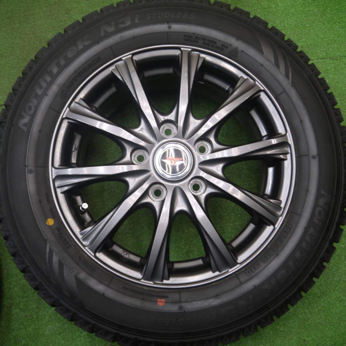 車 バリ溝！20年！キレイ！ほぼ10分☆スタッドレス 195/65R15