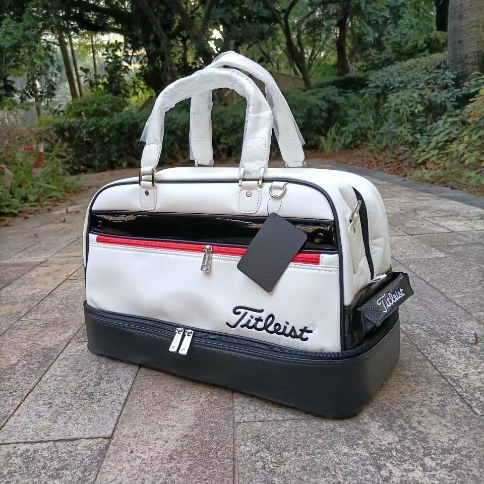 テーラーメイドのゴルフウェアバッグです