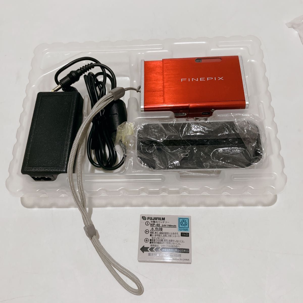 完品】FUJIFILM FINEPIX Z2 レッド コンパクトデジタルカメラ フジ 