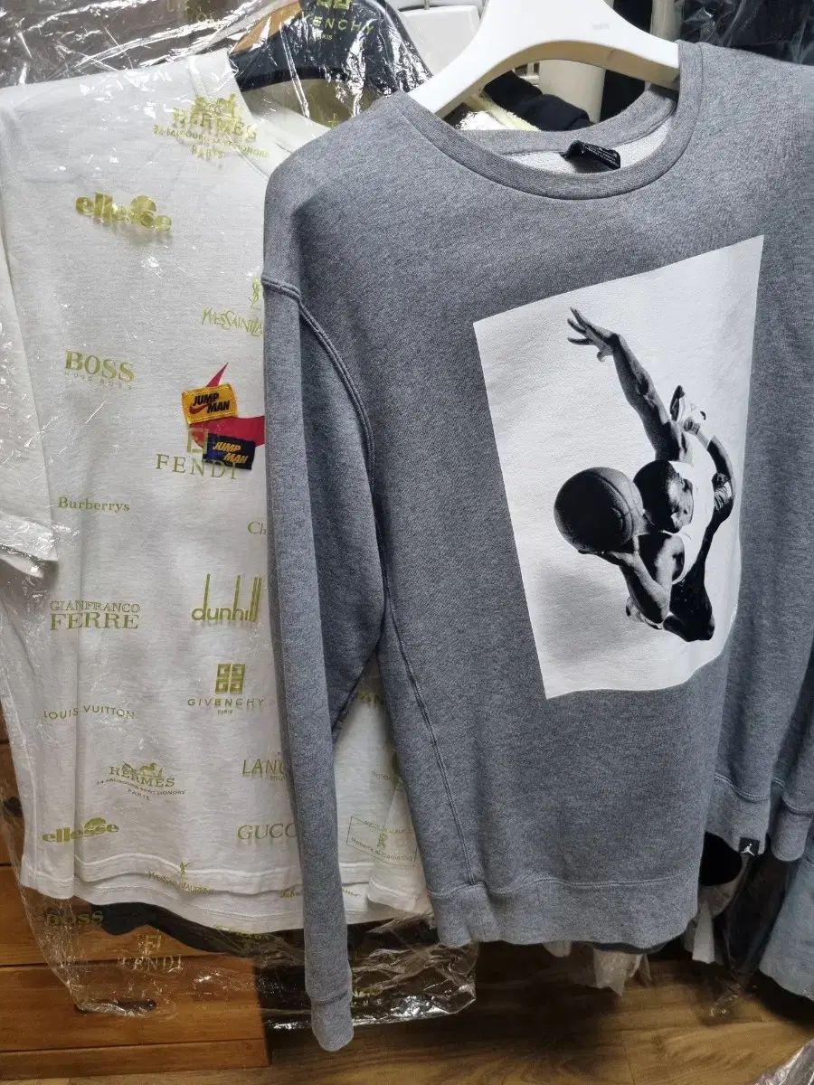 NIKE ナイキ ジョーダン スウェットシャツ 半袖Tシャツ 105 バッチ 4 1万ウォン