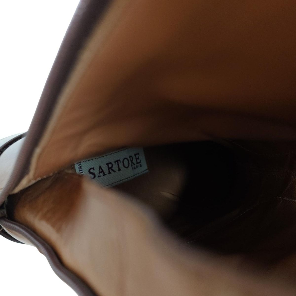 - ライトブラウン