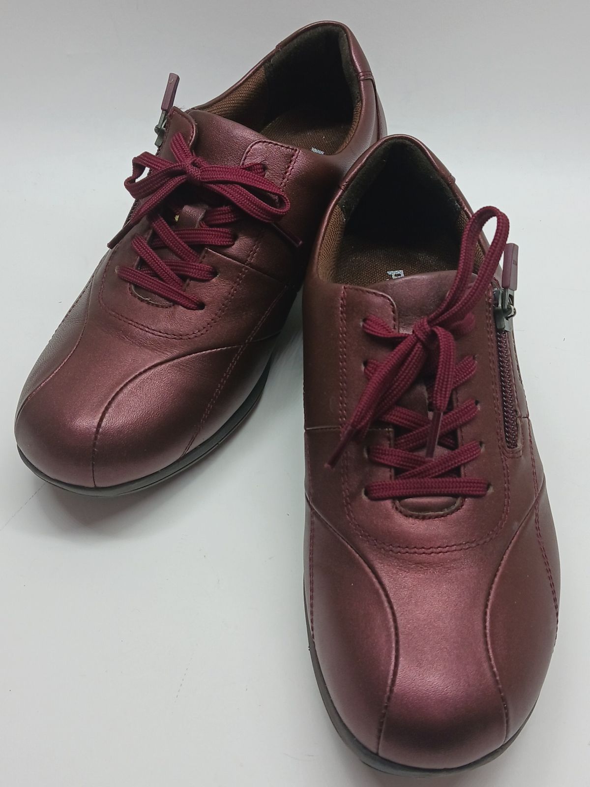 中古美品 ASICS（アシックス）ペダラ ウォーキングシューズ