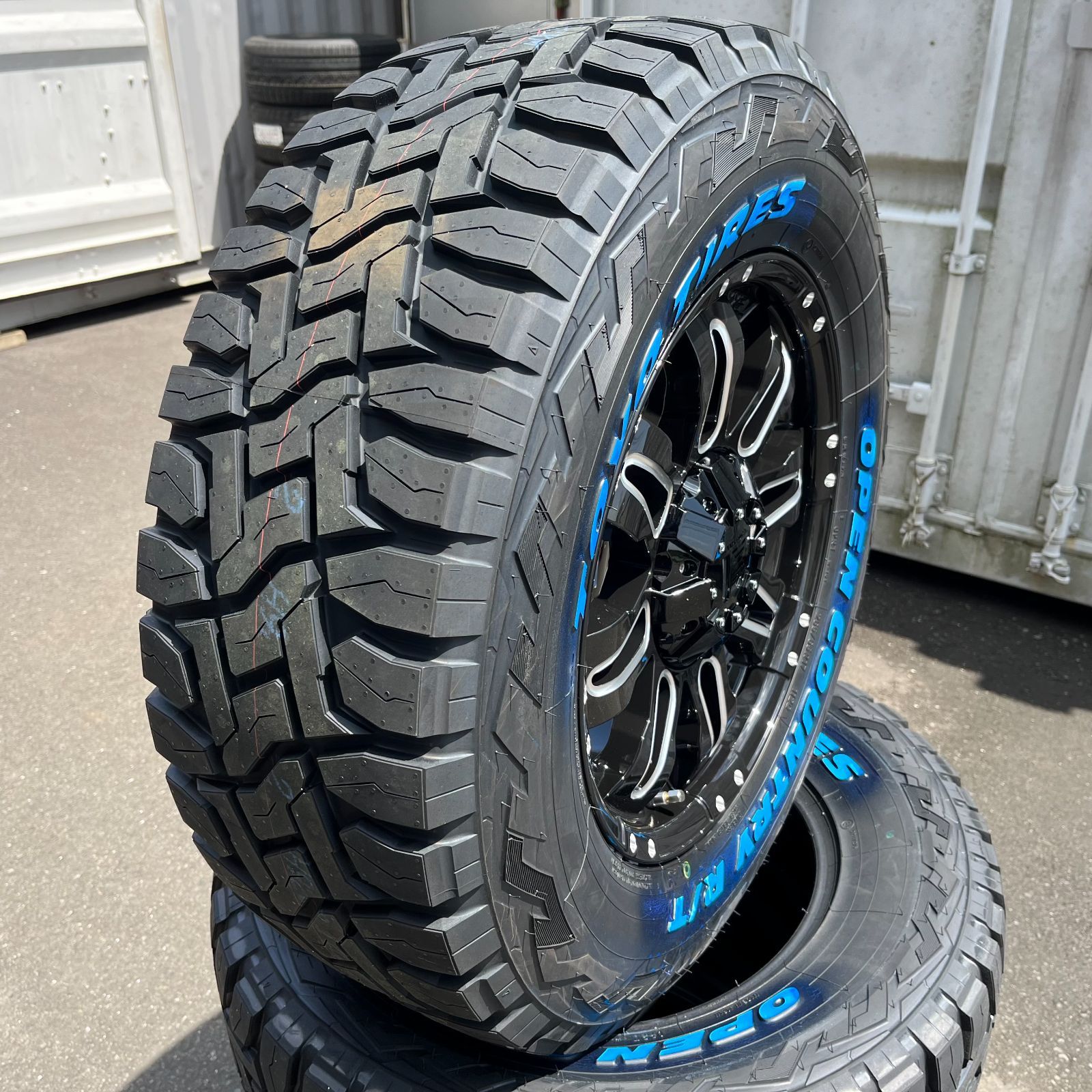 150プラド FJクルーザー265/70r17 4本セット MKW MK-56 265/70R17 150