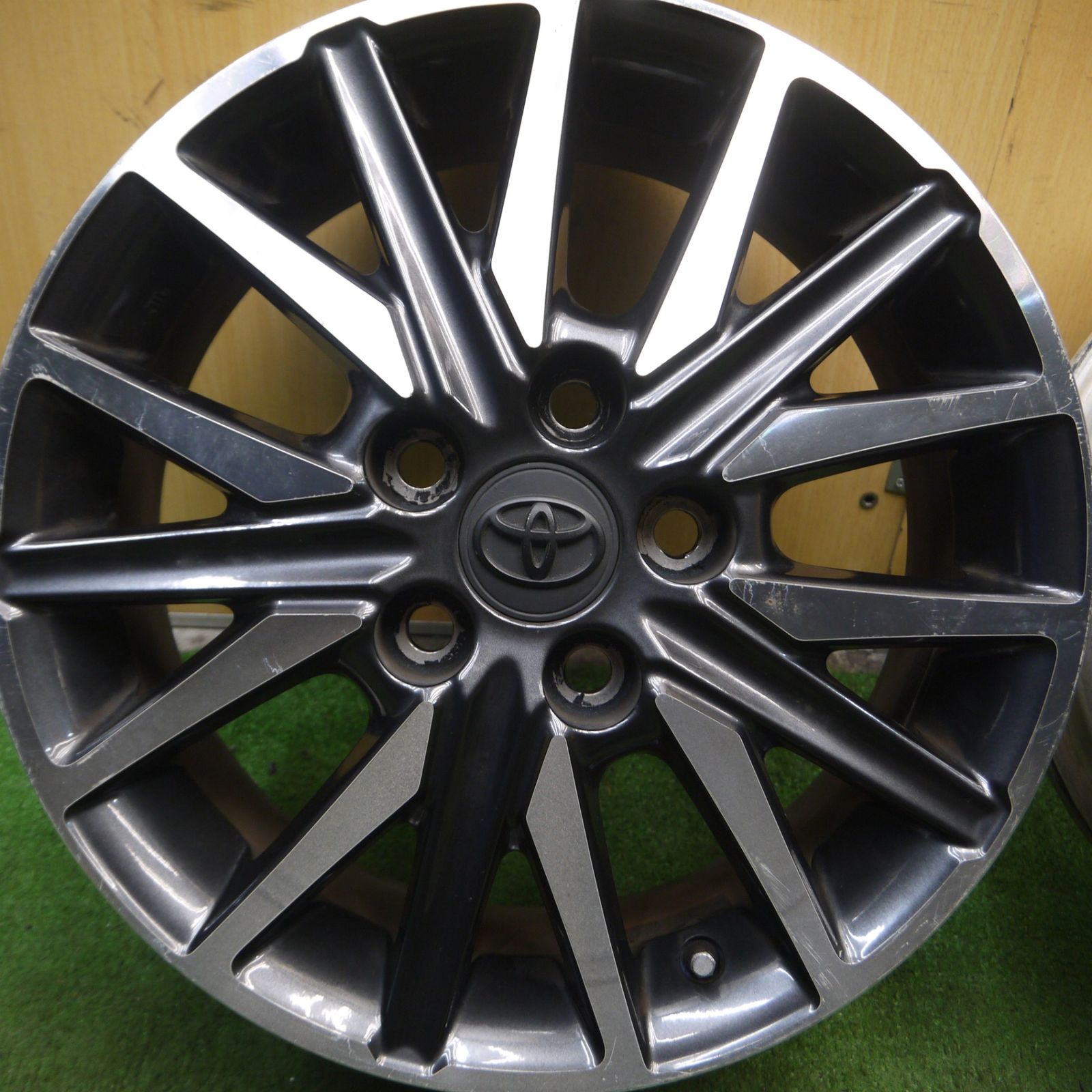 トヨタ ヴォクシー ノア 90系 タイヤホイール 4本セット ディーラー