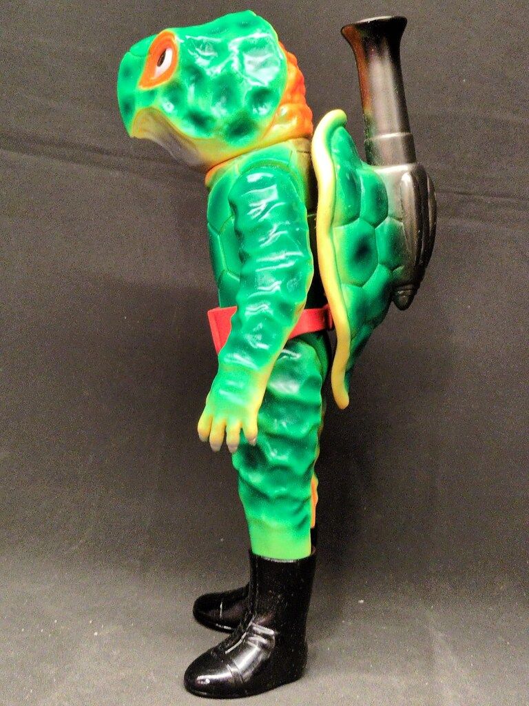 東映レトロソフビコレクション 仮面ライダーV3 カメバズーカ フィギュア メディコム・トイ 東映レトロソフビコレクション 仮面ライダーV3