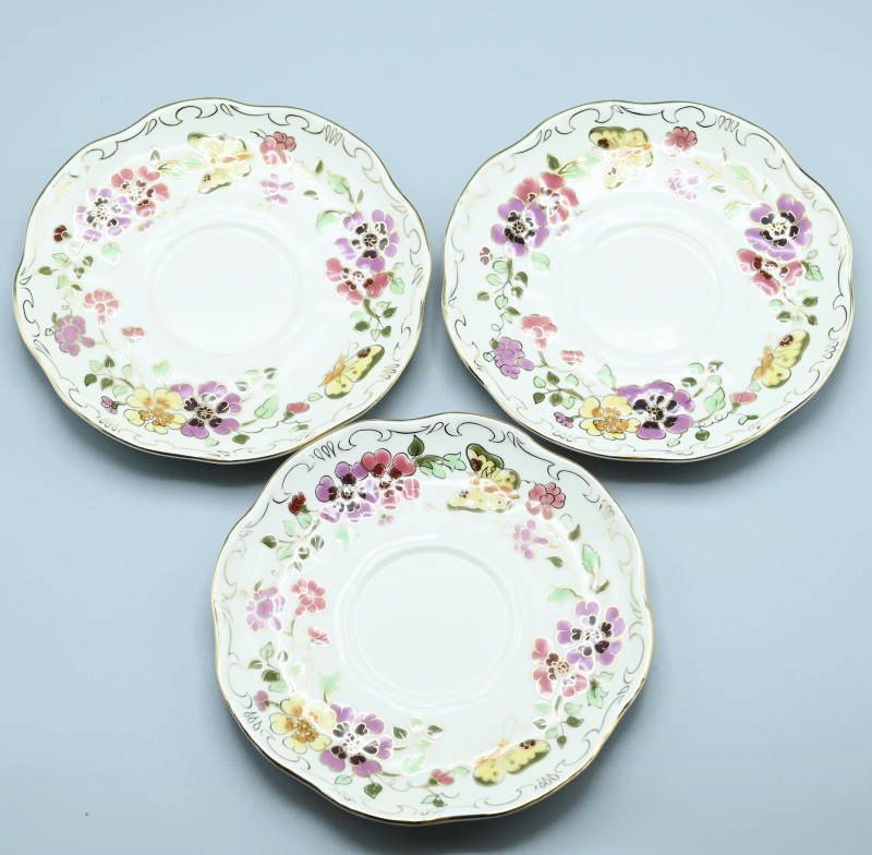 ハンガリージョルナイZsolnay Sissy ティープレートセット・新品未使用 Zsolnay ジョルナイ バタフライ カップ&ソーサー 2客 - メルカリ