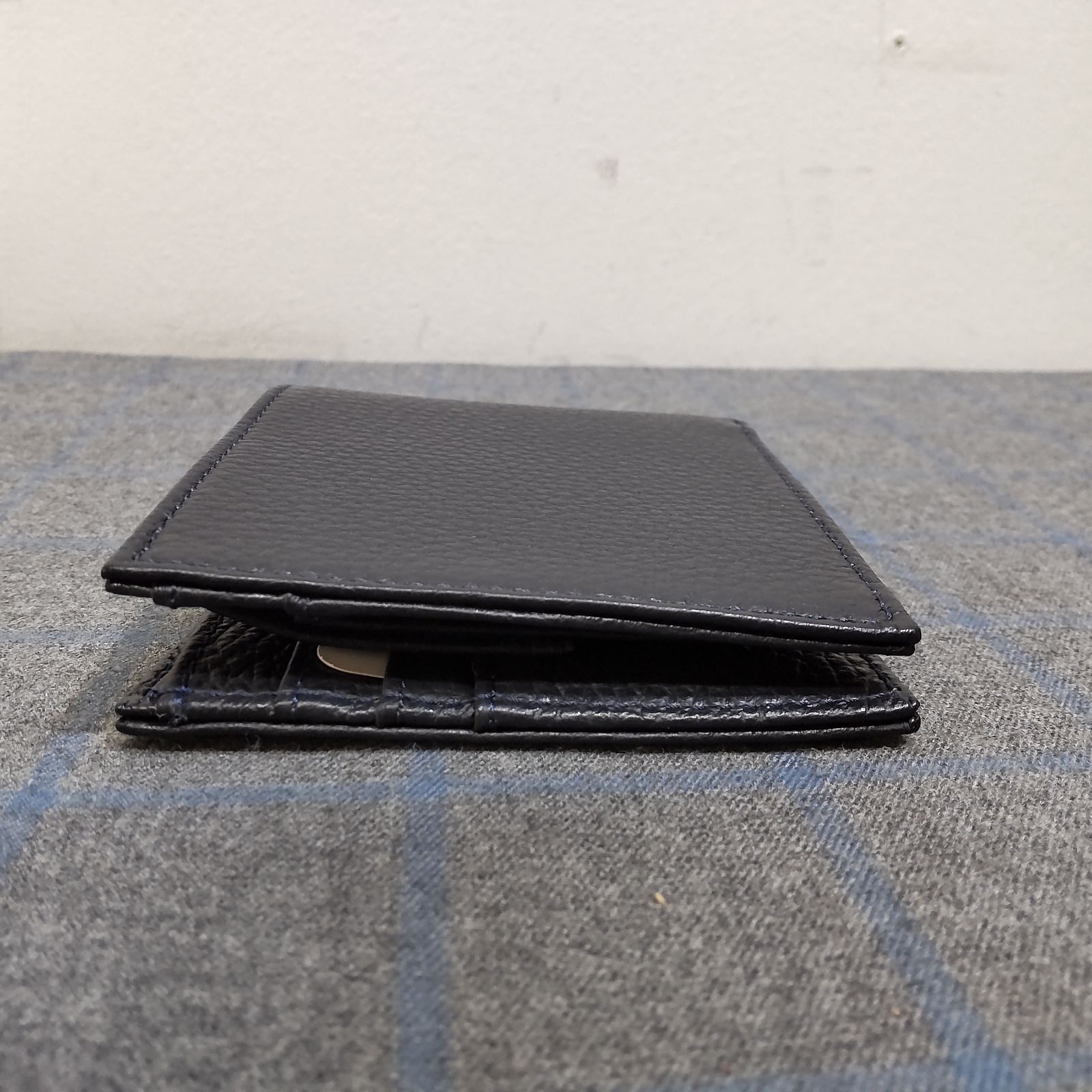 新品】EMPORIO ARMANI エンポリオアルマーニ 二つ折り財布 ブラック 箱 