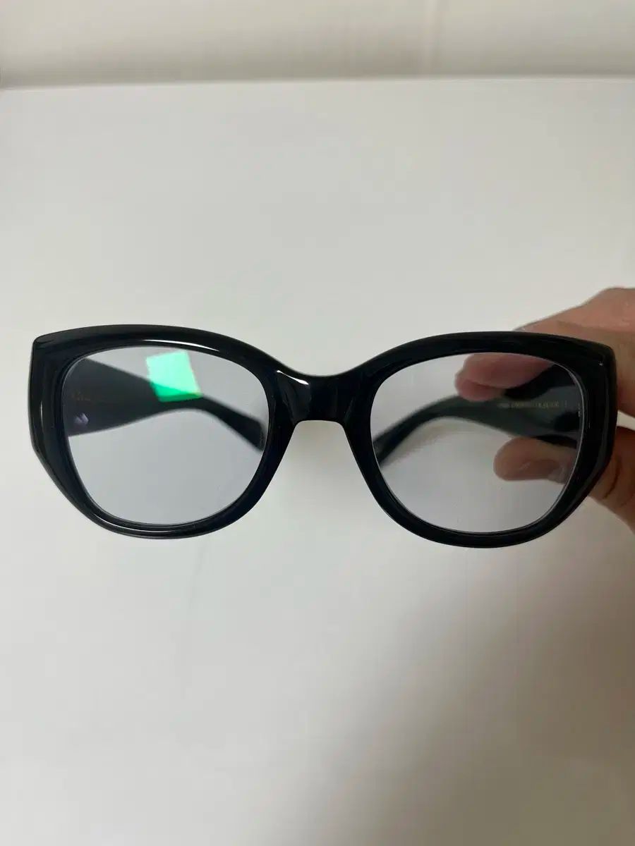 ☀ MOSCOT