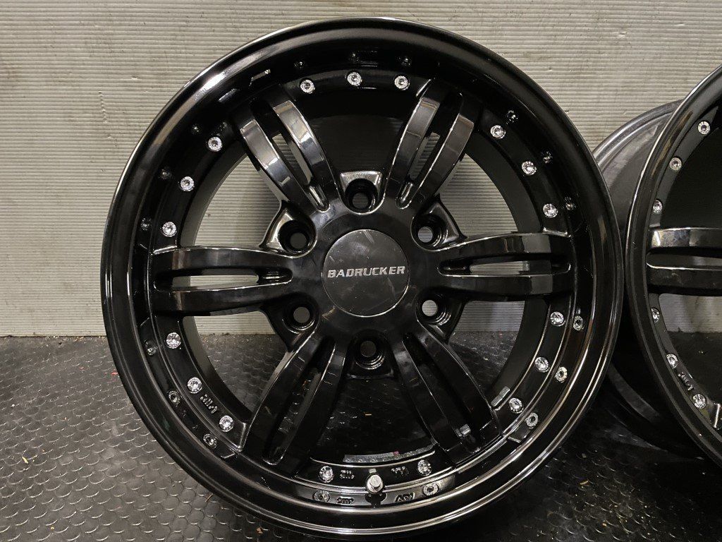 引き取り限定 ハイエースBADRUCKER バッドラッカー 16インチ 引き取り限定 ハイエースBADRUCKER バッドラッカー 16インチ