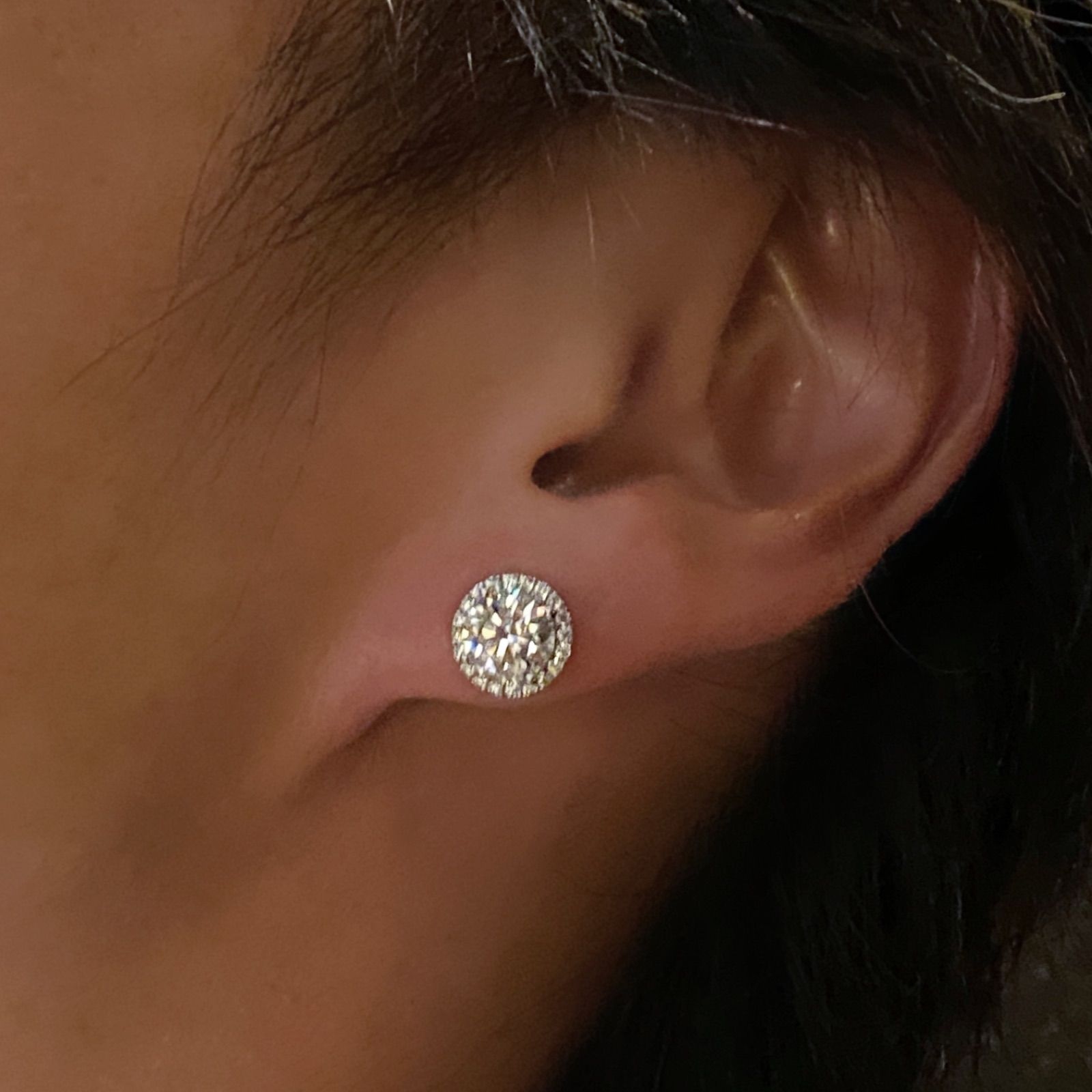 2.2ct 片耳用ピアス 最高級グレードモアサナイト プラチナメッキ 