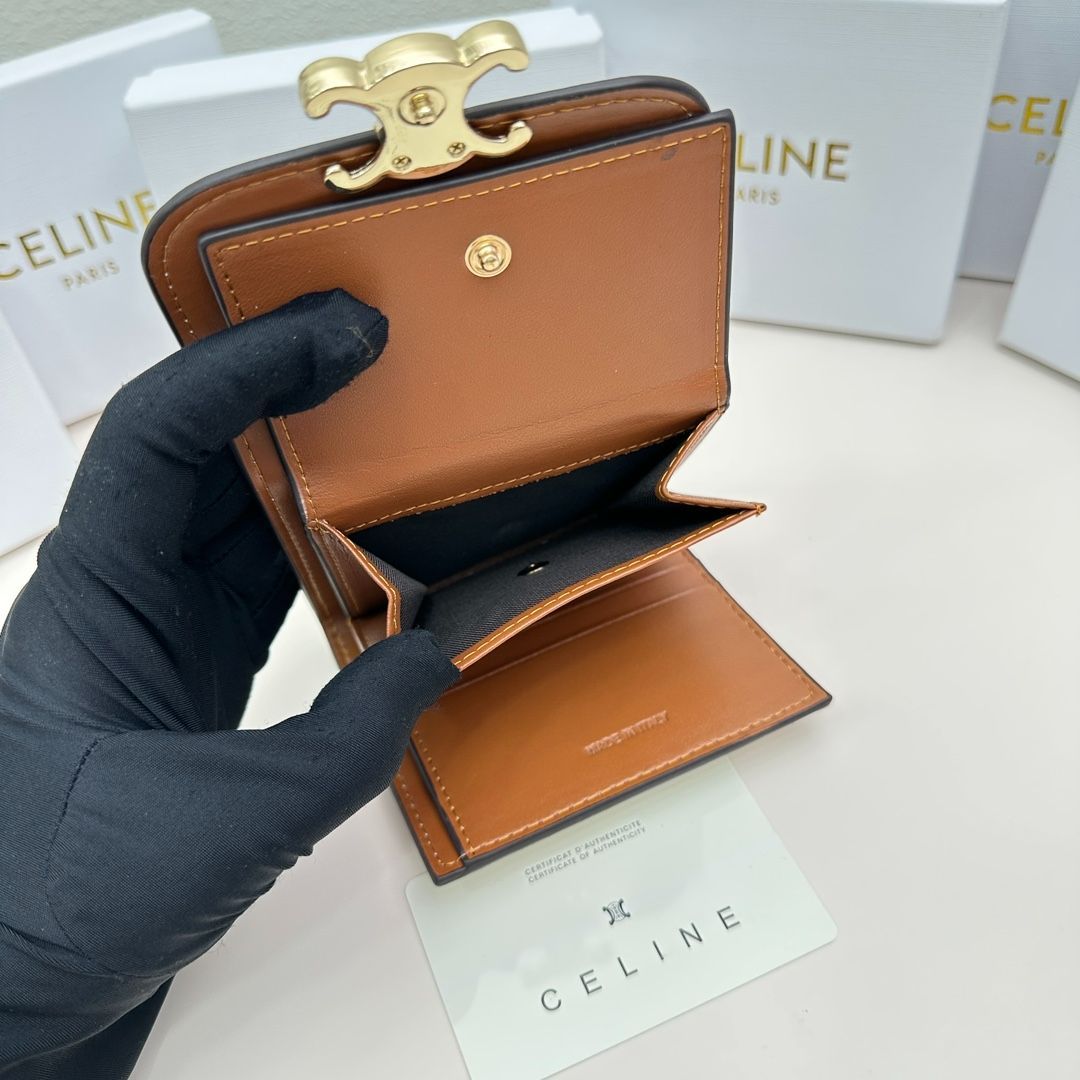 新品 セリーヌCELINE 財布 三つ折り トリオンフ 財布 - Nanami