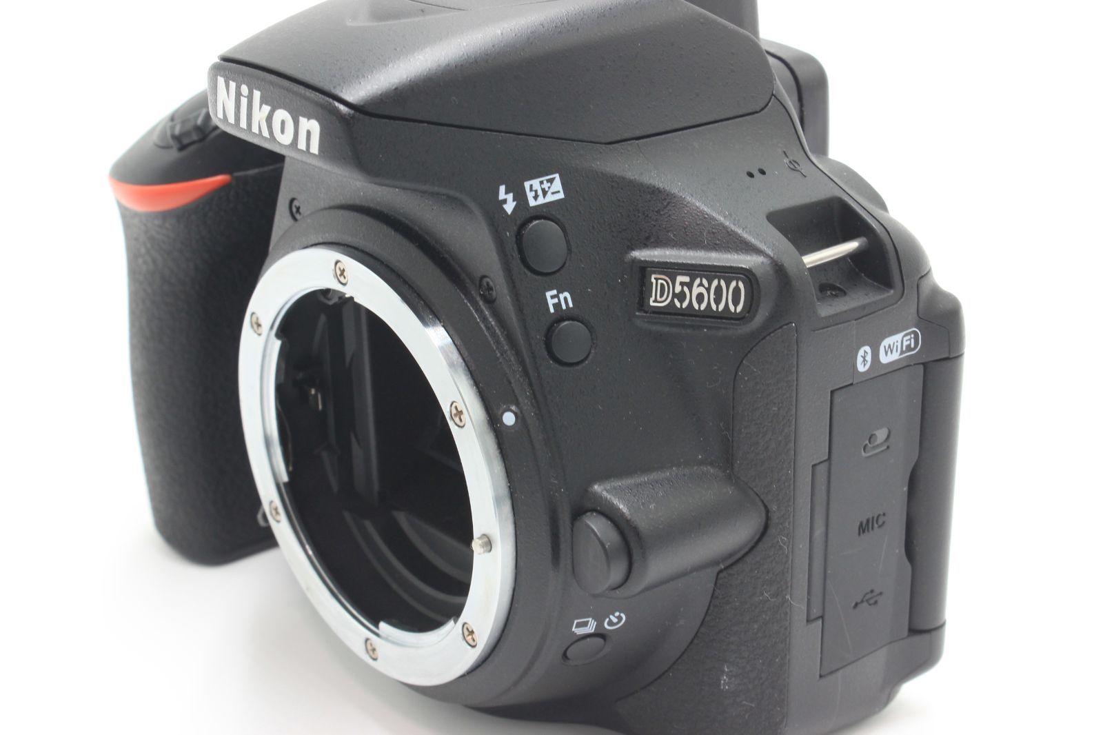 78ショット！Nikonニコン  D5600 ボディ